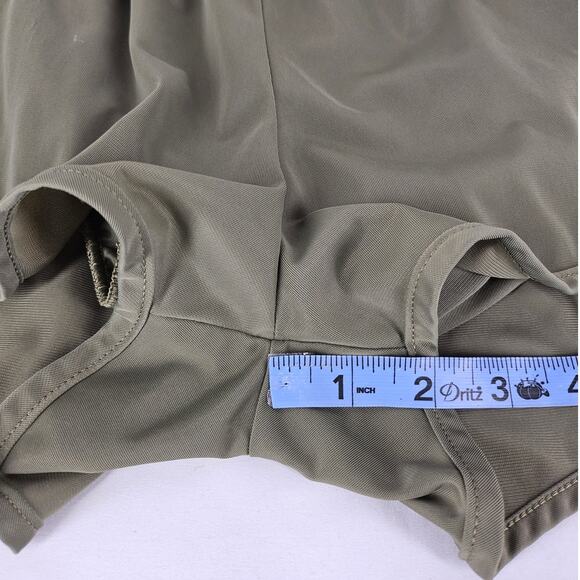 SOFFE WOMEN'S GREEN SPORT SHORTS - SIZE LARGE - 100% NYLON - Picture 8 of 8